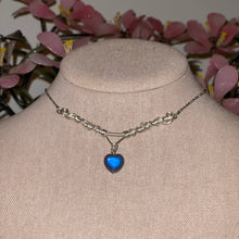 Load image into Gallery viewer, Blue Heart Labradorite Choker