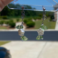 Load image into Gallery viewer, Dainty Garden Flower Earrings