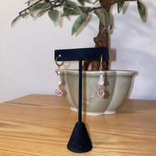 Load image into Gallery viewer, Purple Flower Earrings