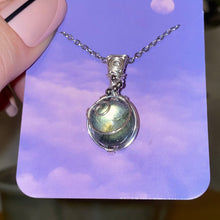 Charger l'image dans la galerie, Swirly Green Labradorite Necklace