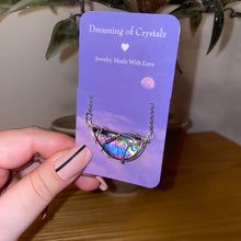 Load image into Gallery viewer, Groovy Multicolor Labradorite Necklace