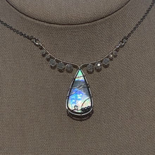Load image into Gallery viewer, Tahitian Mother of Pearl Choker
