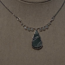 Load image into Gallery viewer, Tahitian Mother of Pearl Choker