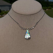 Load image into Gallery viewer, Tahitian Mother of Pearl Choker