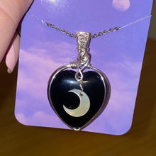 Load image into Gallery viewer, Obsidian x Mother of Pearl Necklace
