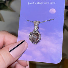 Load image into Gallery viewer, Swirly Blue Labradorite Necklace
