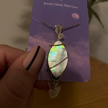 Load image into Gallery viewer, Tahitian Mother of Pearl Necklace
