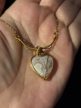 Charger l'image dans la galerie, Flower Agate Choker
