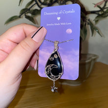Charger l'image dans la galerie, Obsidian "Moon Goddess" Necklace
