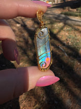 Load image into Gallery viewer, Multicolor Labradorite Necklace
