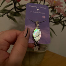 Load image into Gallery viewer, Tahitian Mother of Pearl Necklace
