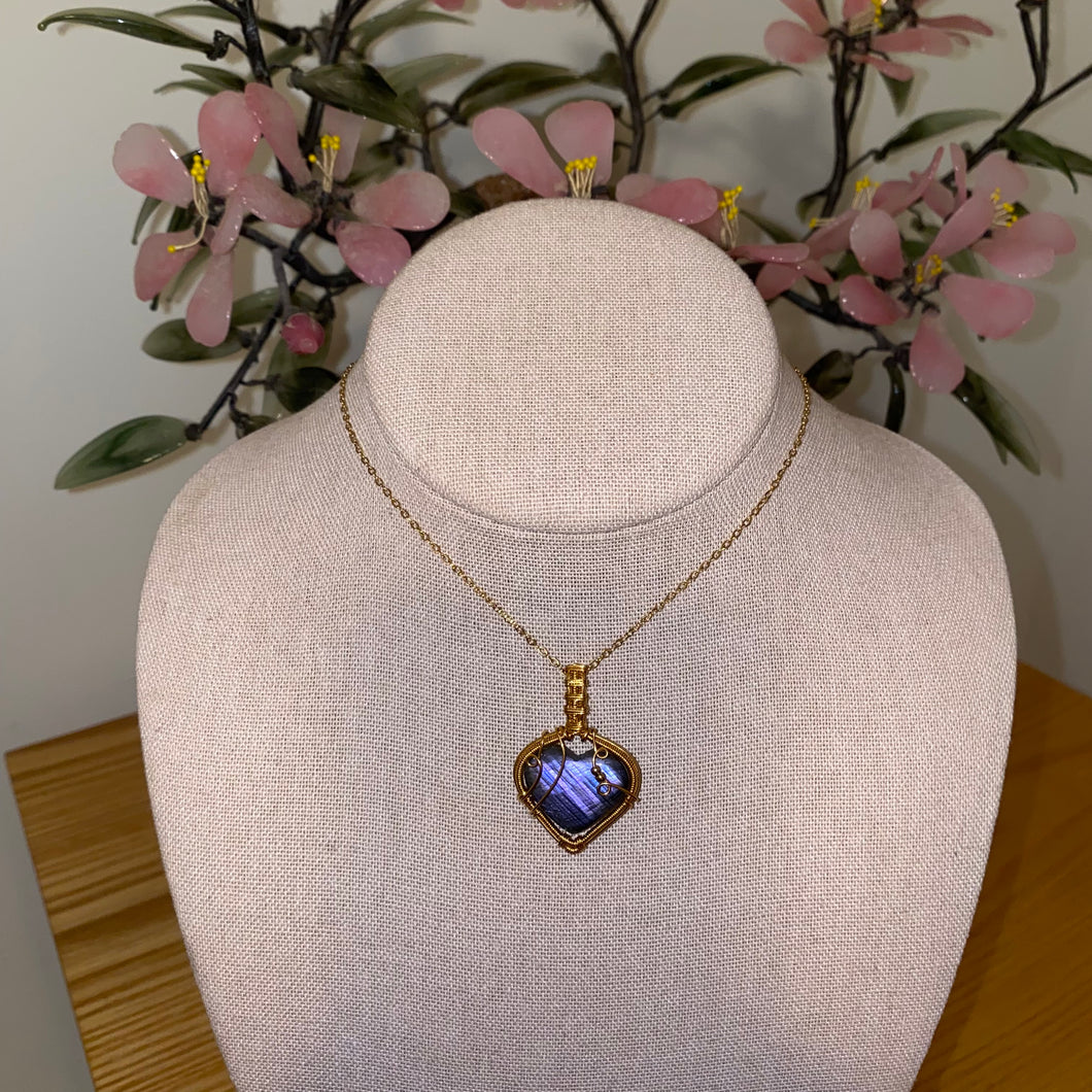 Light Purple Labradorite Heart Necklace (Choose Chain)