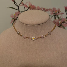 Load image into Gallery viewer, Dainty Flower Choker (Heart Chain)
