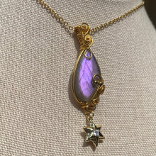 Load image into Gallery viewer, Vibrant Purple Labradorite Necklace
